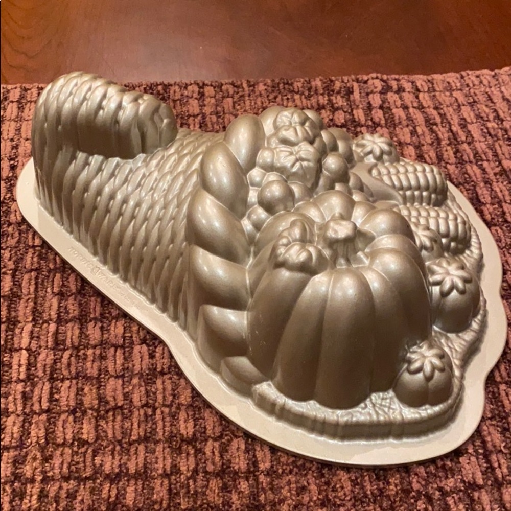 Cornucopia Cake Mold
